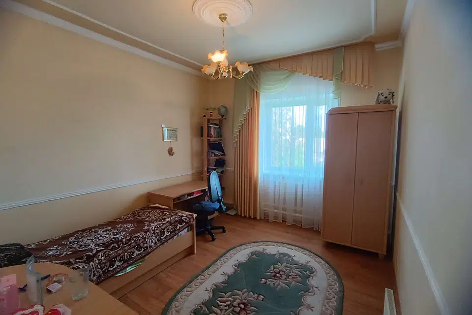Продаётся 2-этажный дом, 210 м²