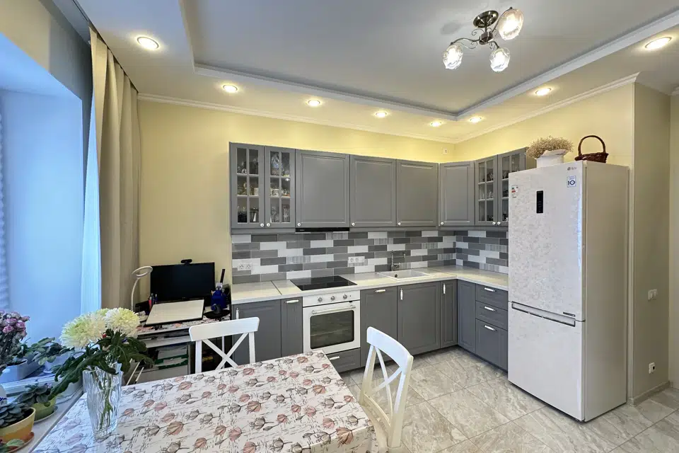 Продаётся 1-комнатная квартира, 42.7 м²