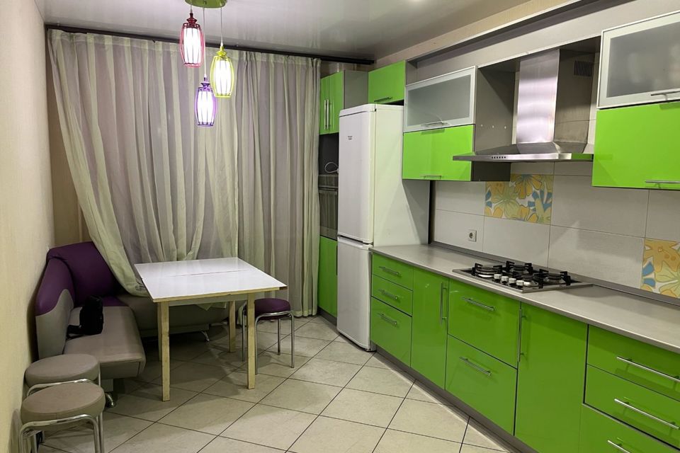 Продаётся 1-комнатная квартира, 72.8 м²