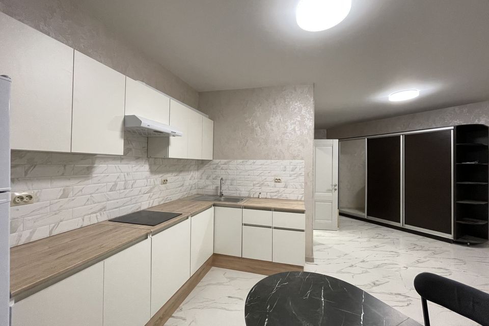 Продаётся 2-комнатная квартира, 61.3 м²