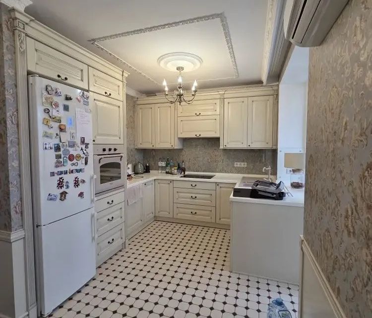 Продаётся 3-комнатная квартира, 105 м²