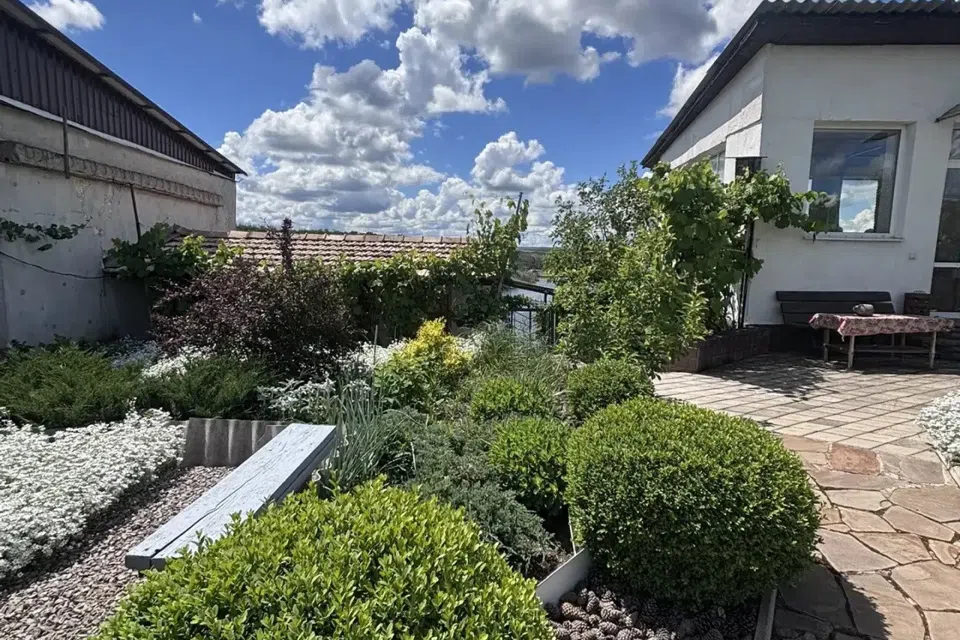 Продаётся 2-этажный дом, 227 м²