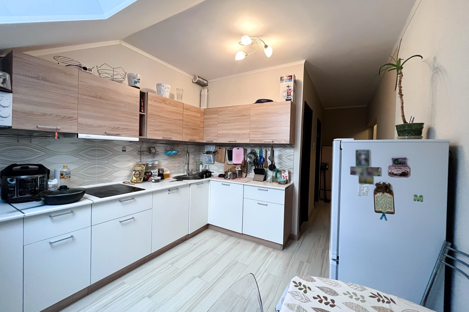 Продаётся 2-комнатная квартира, 64.4 м²