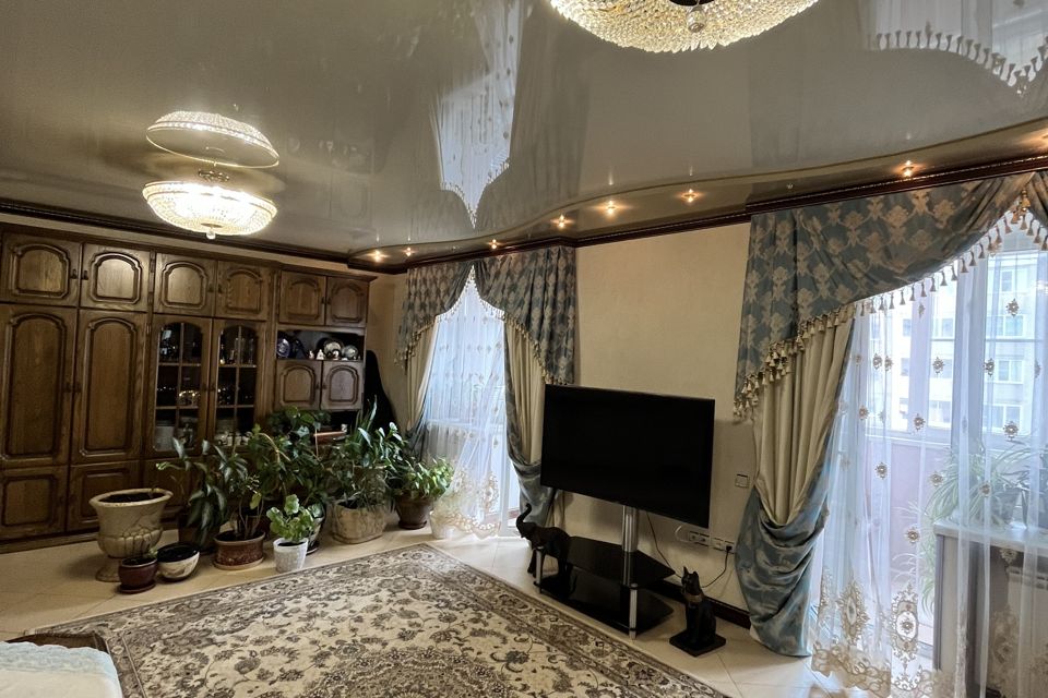 Продаётся 4-комнатная квартира, 119 м²