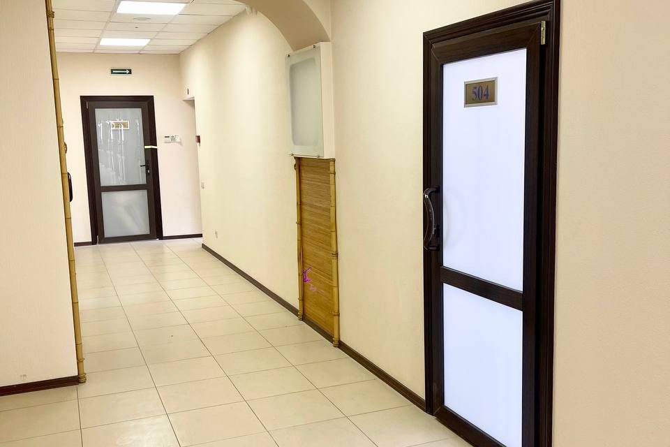 Сдаётся офис, 180 м²