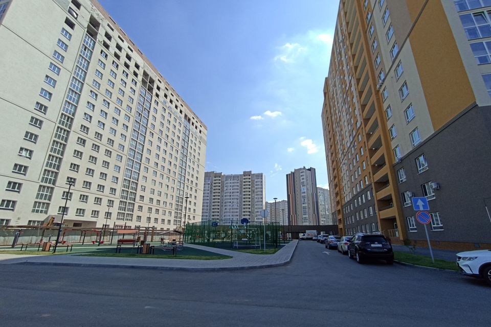 Продаётся 1-комнатная квартира, 52.8 м²
