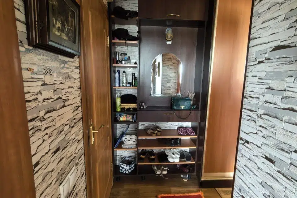 Продаётся 4-комнатная квартира, 69.3 м²