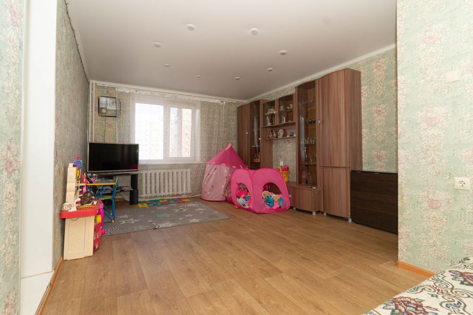 Продаётся 4-комнатная квартира, 96.4 м²