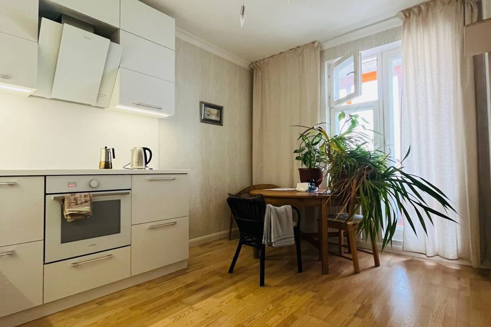 Продаётся 2-комнатная квартира, 67.7 м²