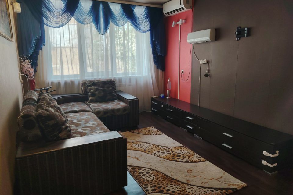 Продаётся 3-комнатная квартира, 52.9 м²