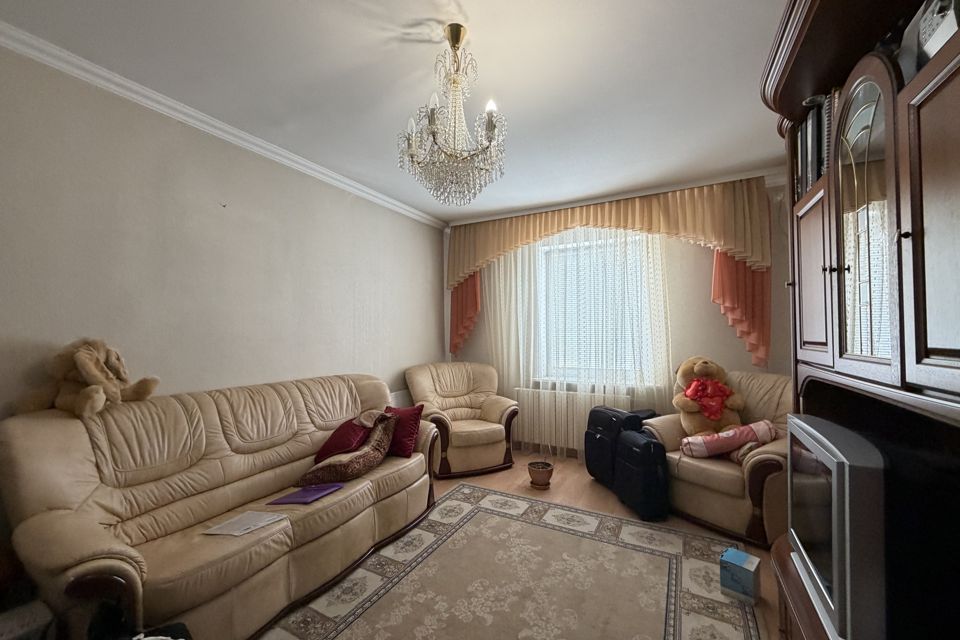 Продаётся 4-комнатная квартира, 90 м²
