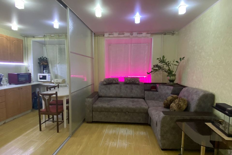 Продаётся 3-комнатная квартира, 57.4 м²