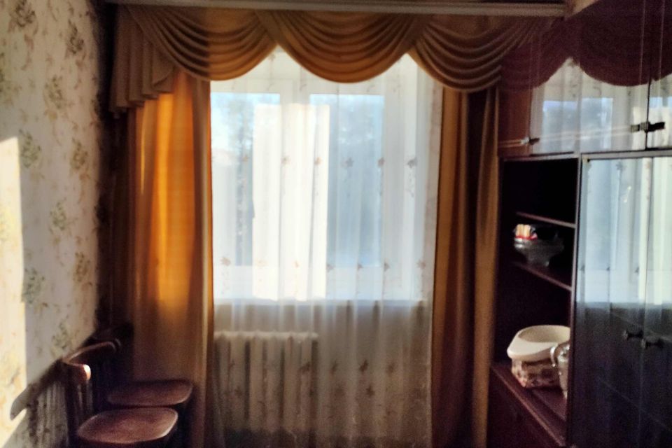 Продаётся 4-комнатная квартира, 62.2 м²