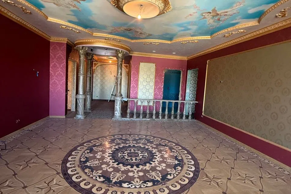 Продаётся 5-комнатная квартира, 220 м²