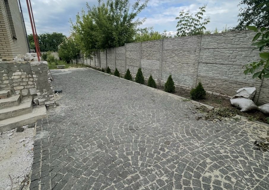 Продаётся 3-этажный дом, 450 м²