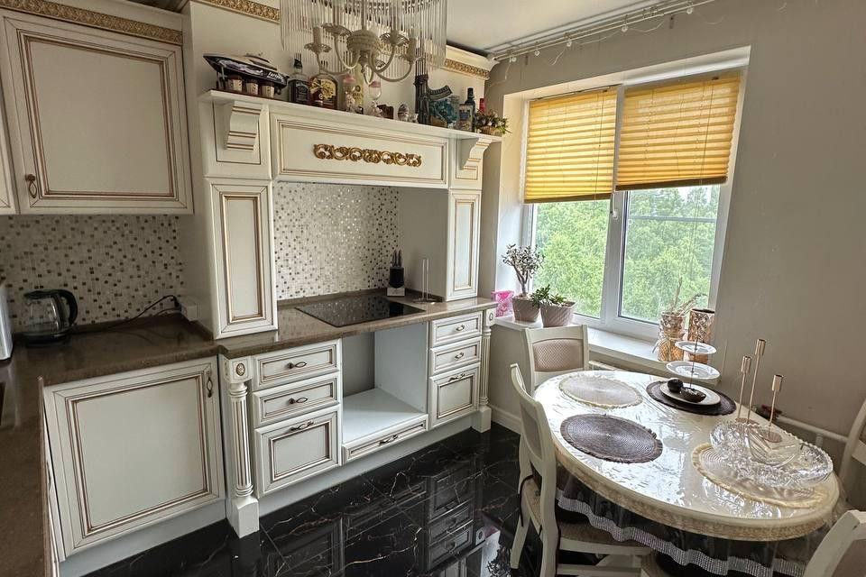 Продаётся 4-комнатная квартира, 80.9 м²