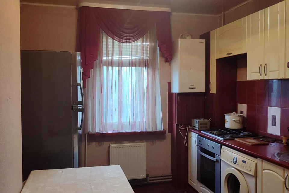 Продаётся 4-комнатная квартира, 82 м²