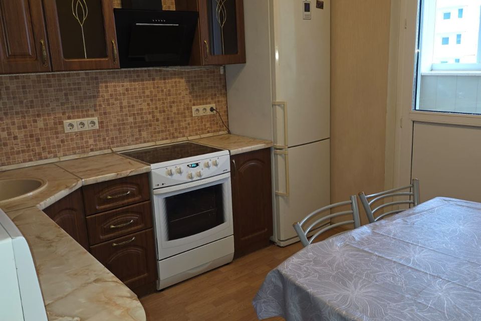 Продаётся 1-комнатная квартира, 42 м²