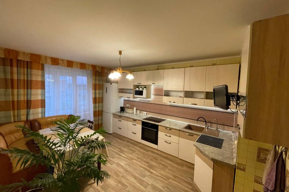 Продаётся 3-комнатная квартира, 77.8 м²