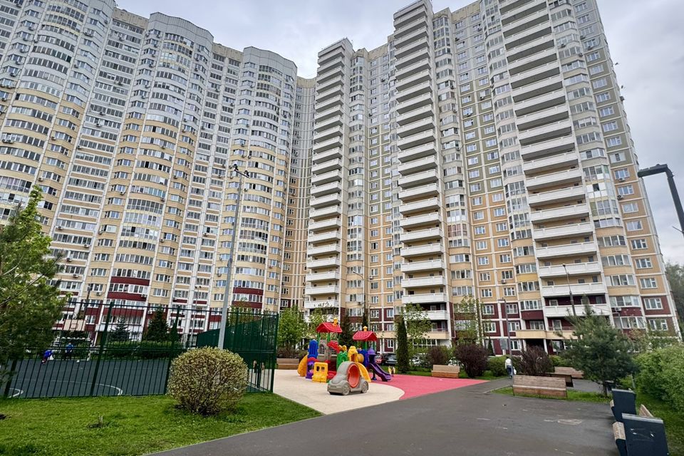 Продаётся 1-комнатная квартира, 42 м²