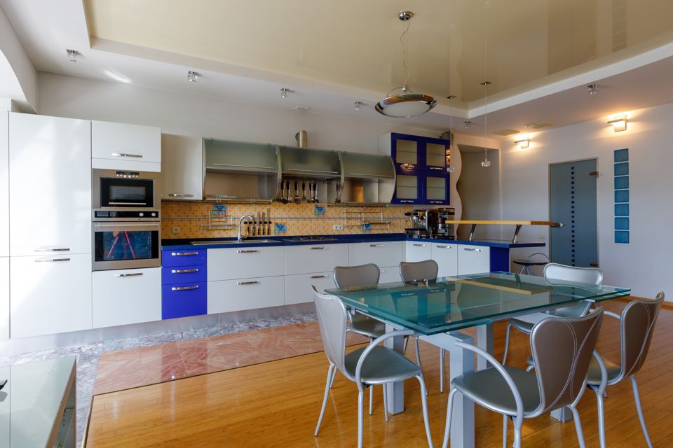 Продаётся 4-комнатная квартира, 136 м²