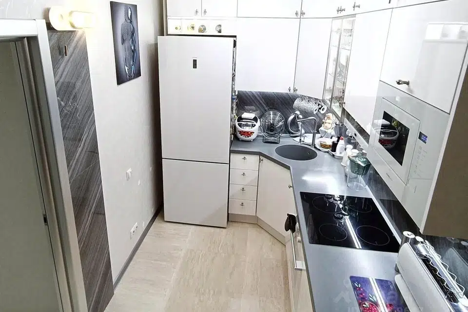 Продаётся 4-комнатная квартира, 100 м²