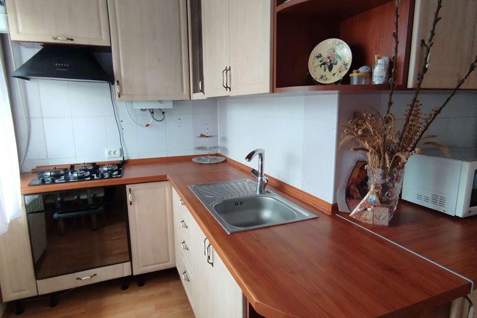 Продаётся 3-комнатная квартира, 44.9 м²