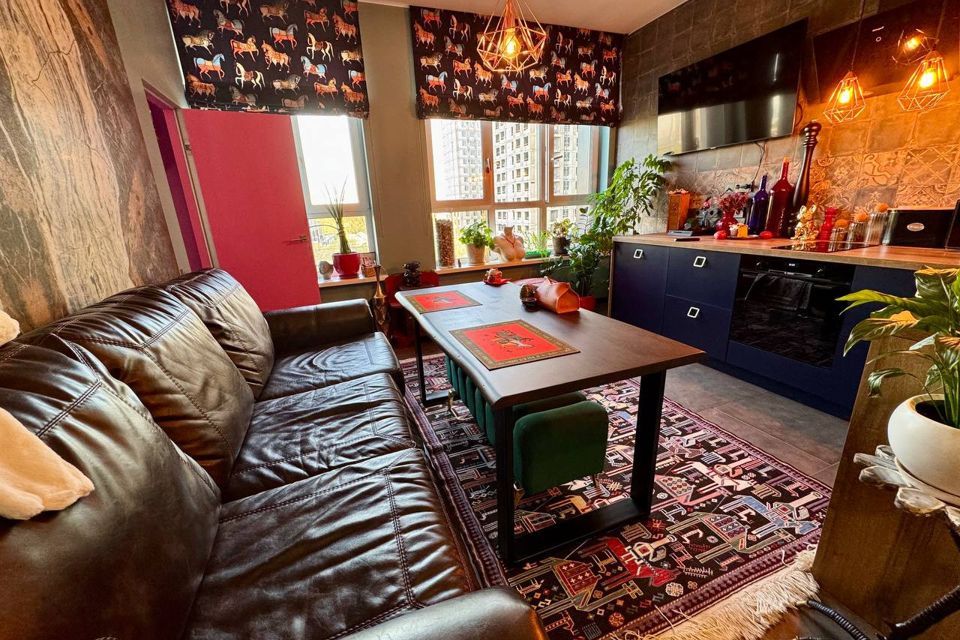 Продаётся 1-комнатная квартира, 42 м²
