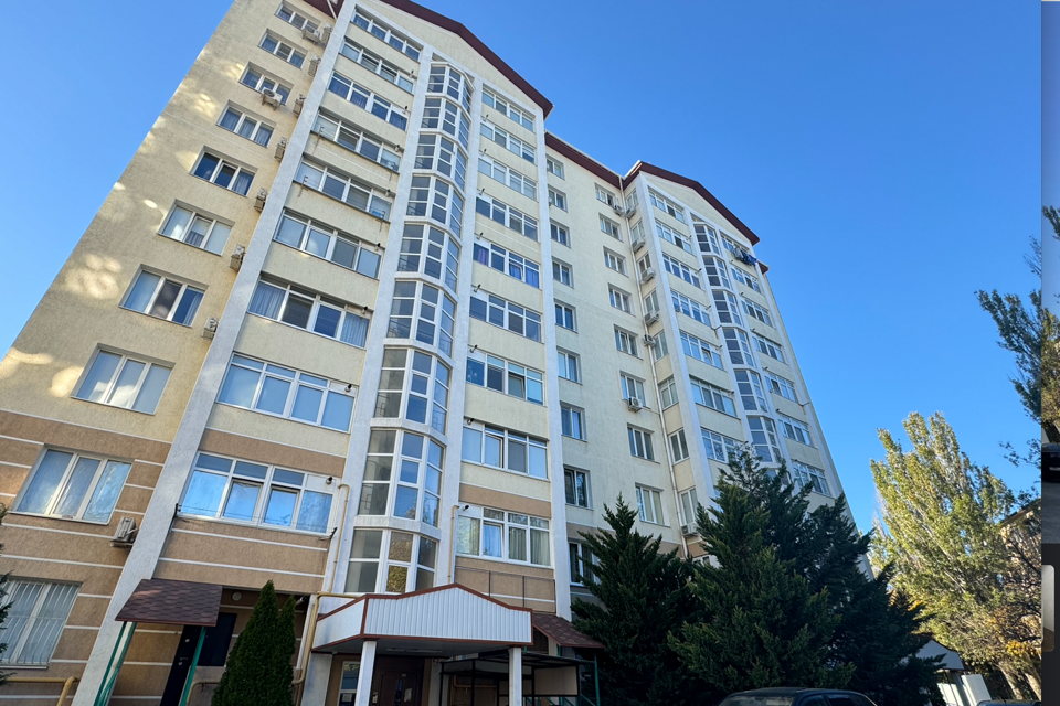 Продаётся 1-комнатная квартира, 55 м²