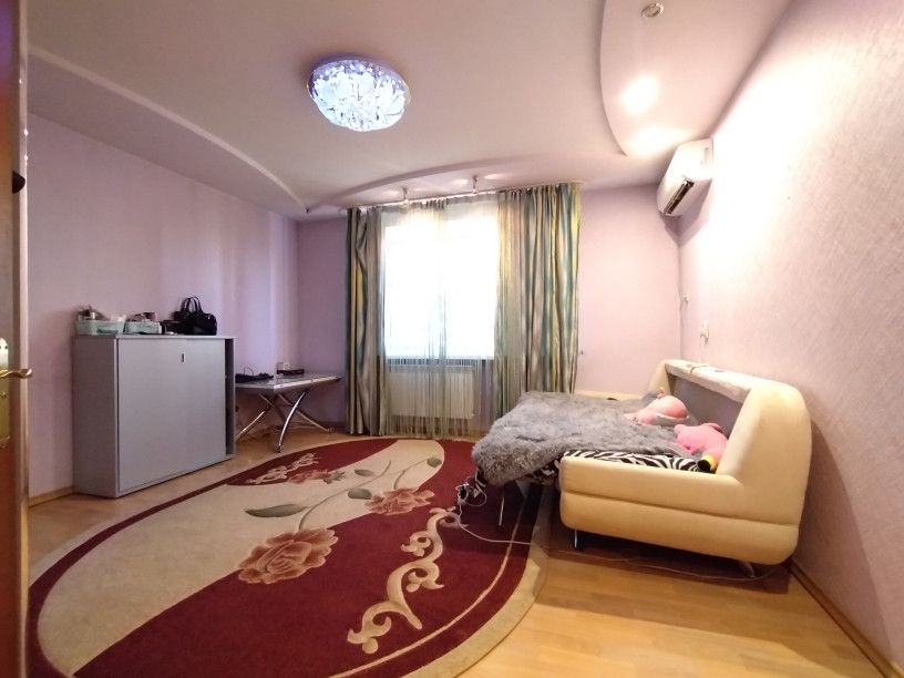 Продаётся 4-комнатная квартира, 79.8 м²