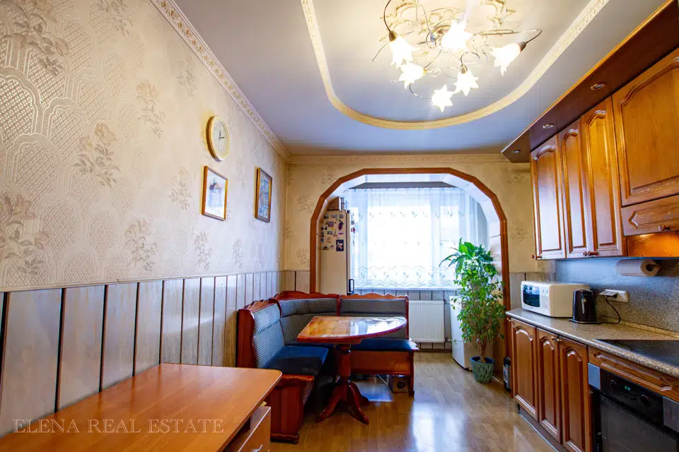 Продаётся 3-комнатная квартира, 93 м²