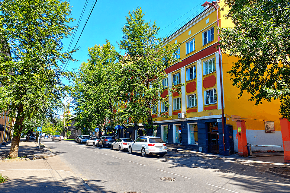 Продаётся 3-комнатная квартира, 121.3 м²
