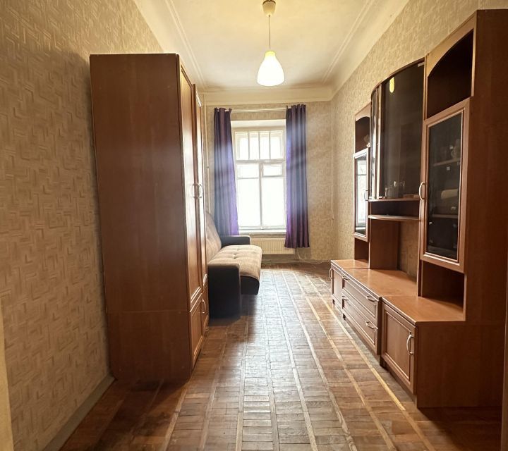 Продаётся комната в 4-комн. квартире, 12.5 м²