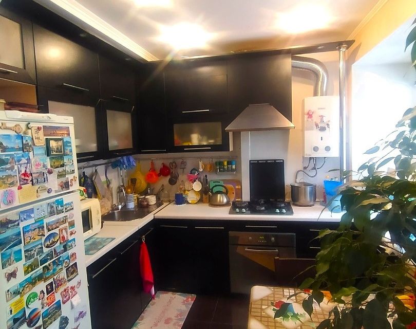 Продаётся 3-комнатная квартира, 56.4 м²