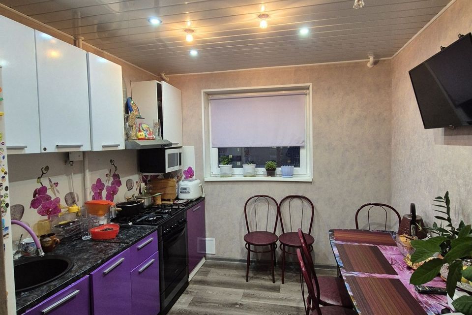 Продаётся 3-комнатная квартира, 56.9 м²