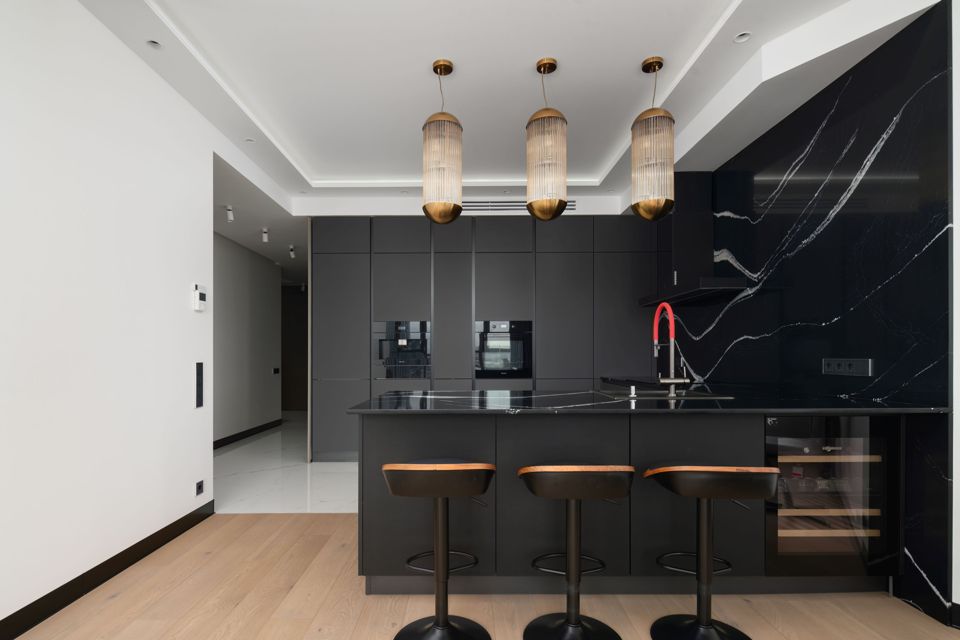 Продаётся 4-комнатная квартира, 133.7 м²