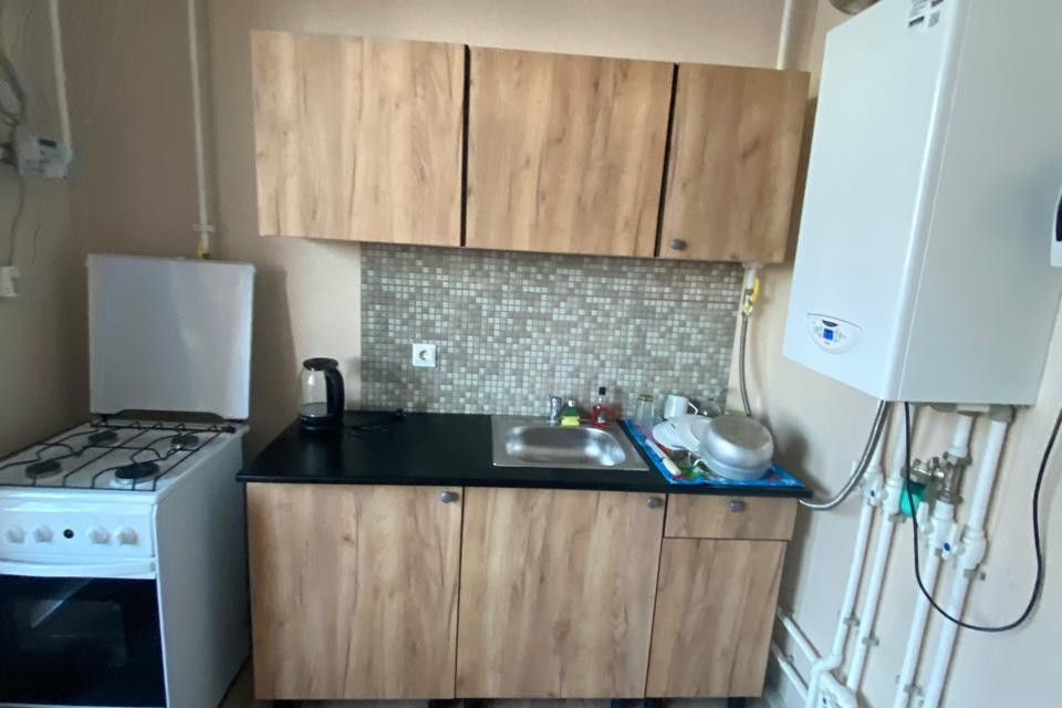 Сдаётся 1-комнатная квартира, 42 м²