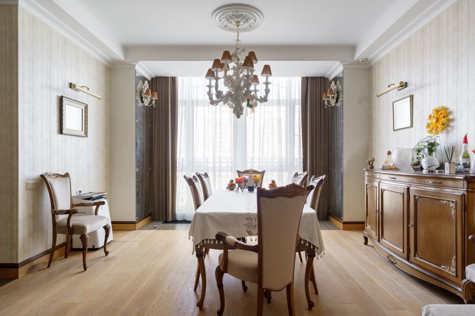 Продаётся 4-комнатная квартира, 164.8 м²