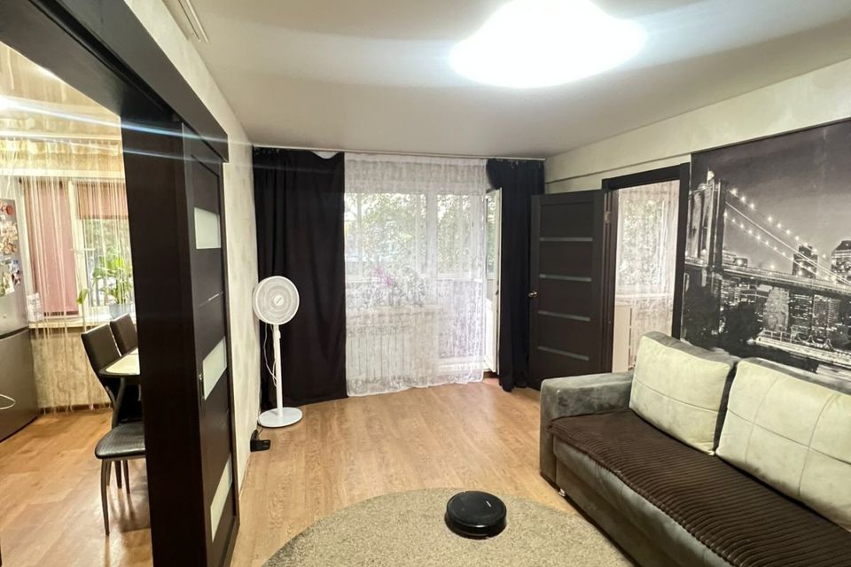 Продаётся 3-комнатная квартира, 58.6 м²