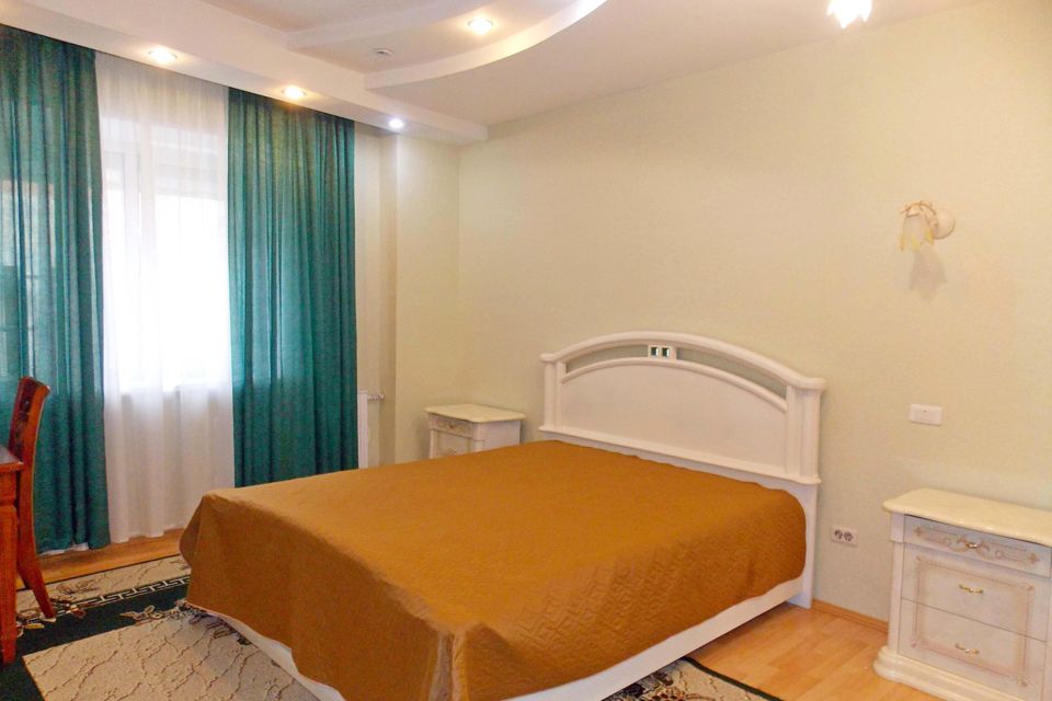 Продаётся 2-комнатная квартира, 73 м²