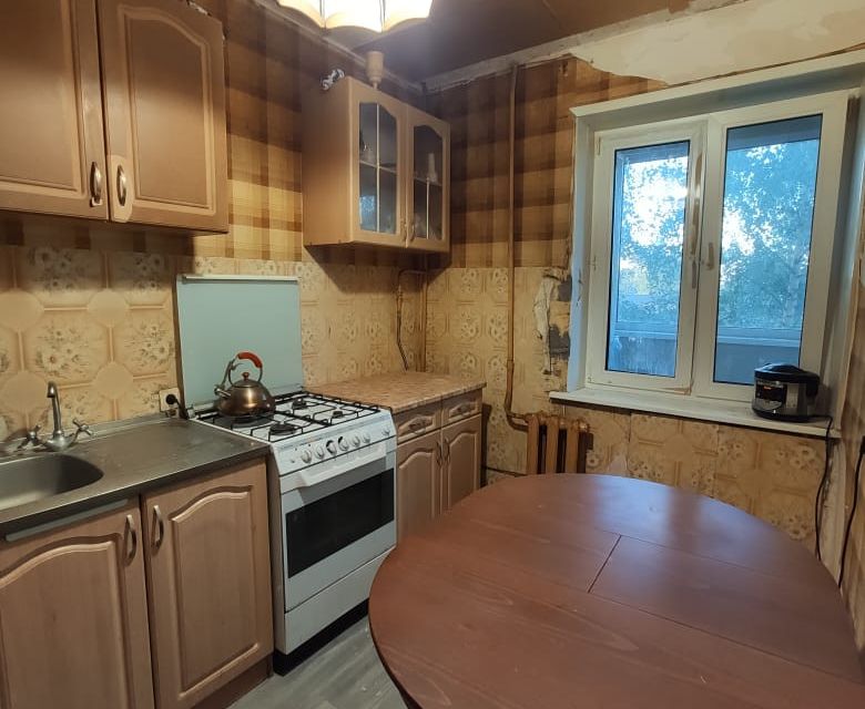 Продаётся 4-комнатная квартира, 68.6 м²