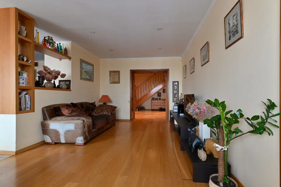 Продаётся 4-комнатная квартира, 146 м²