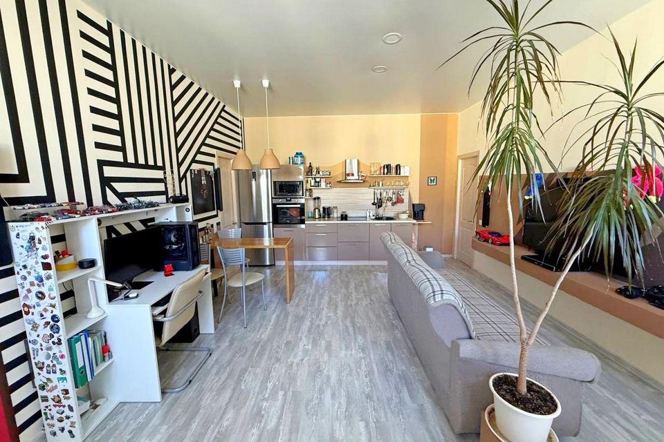 Продаётся 2-комнатная квартира, 69.4 м²