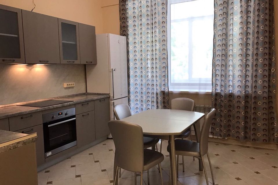 Продаётся 2-комнатная квартира, 84.2 м²