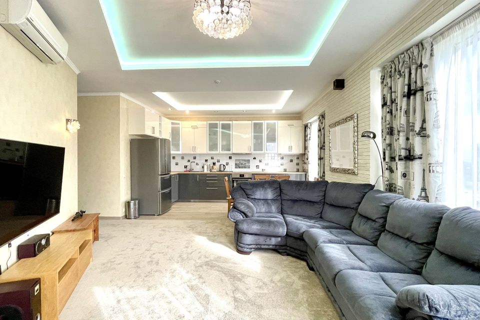 Продаётся 4-комнатная квартира, 109 м²