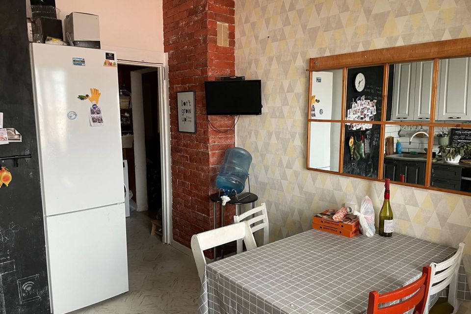 Продаётся 4-комнатная квартира, 93.9 м²