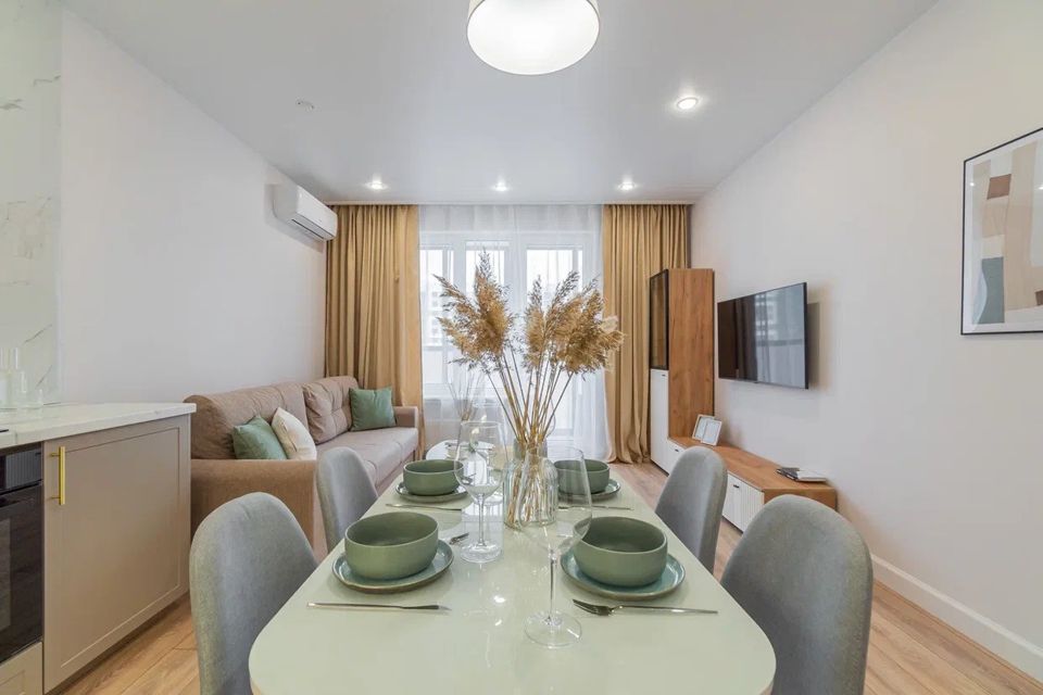 Продаётся 1-комнатная квартира, 53.2 м²