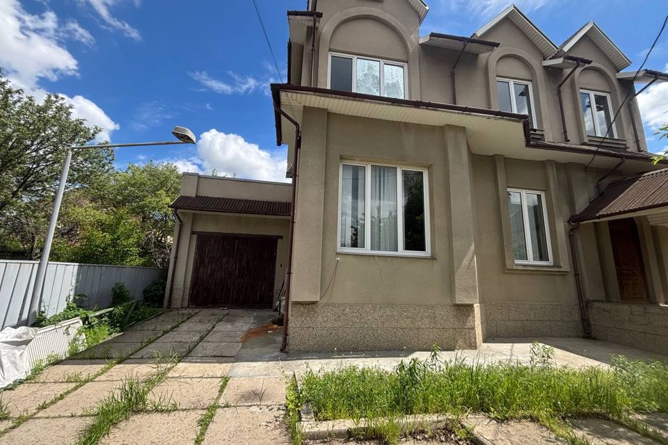 Продаётся 2-этажный дом, 346 м²