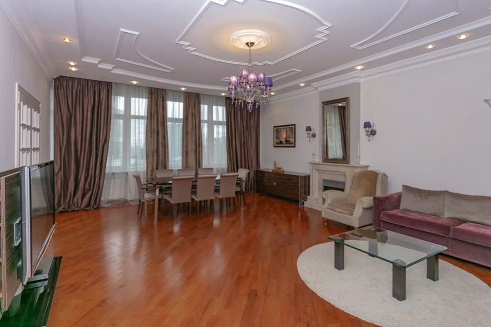 Сдаётся 3-комнатная квартира, 160 м²