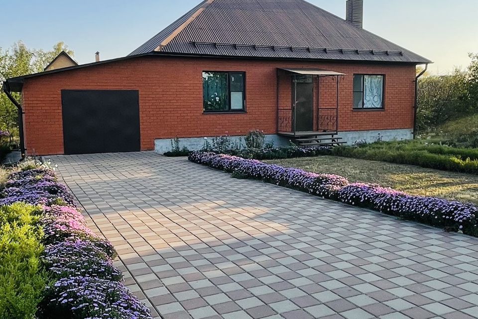 Сапфировая улица. Сапфировая улица